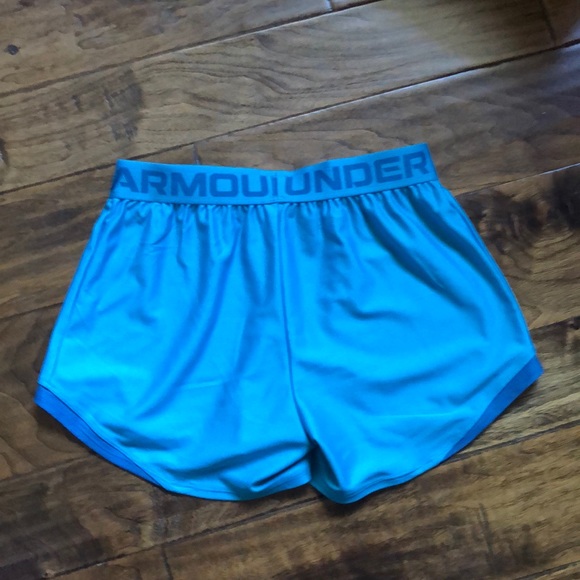 BNWT Two toned UA shorts - Picture 2 of 2
